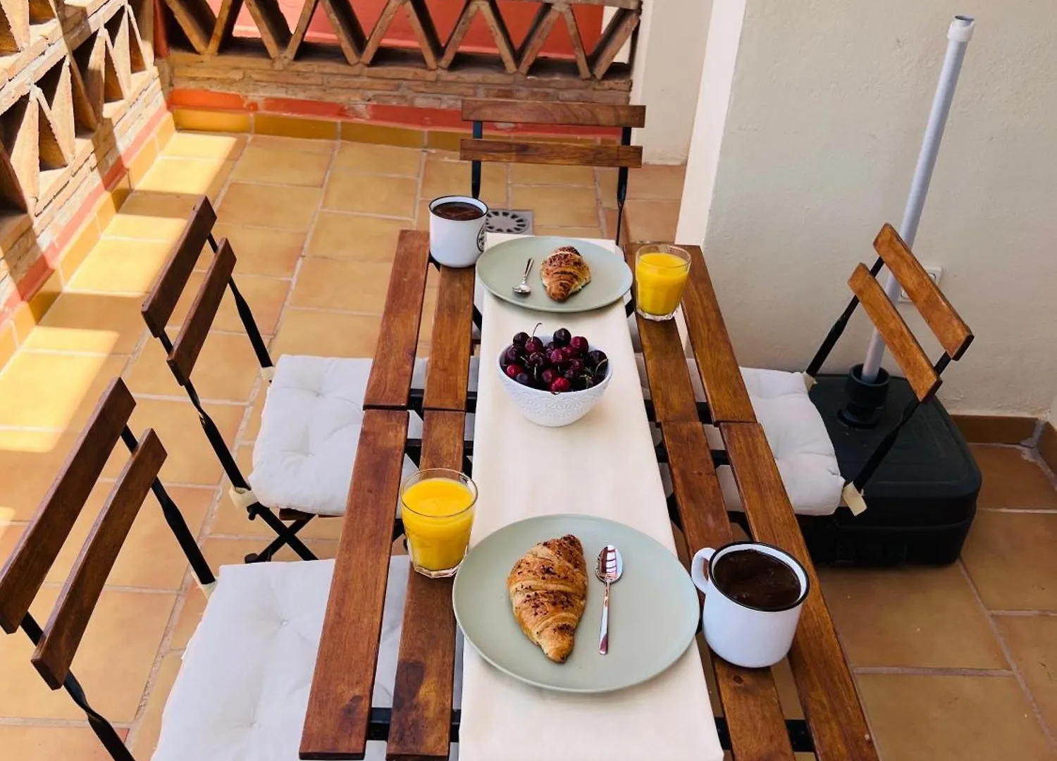 Hill View Benalmadena Appartment With Fresh Renovation