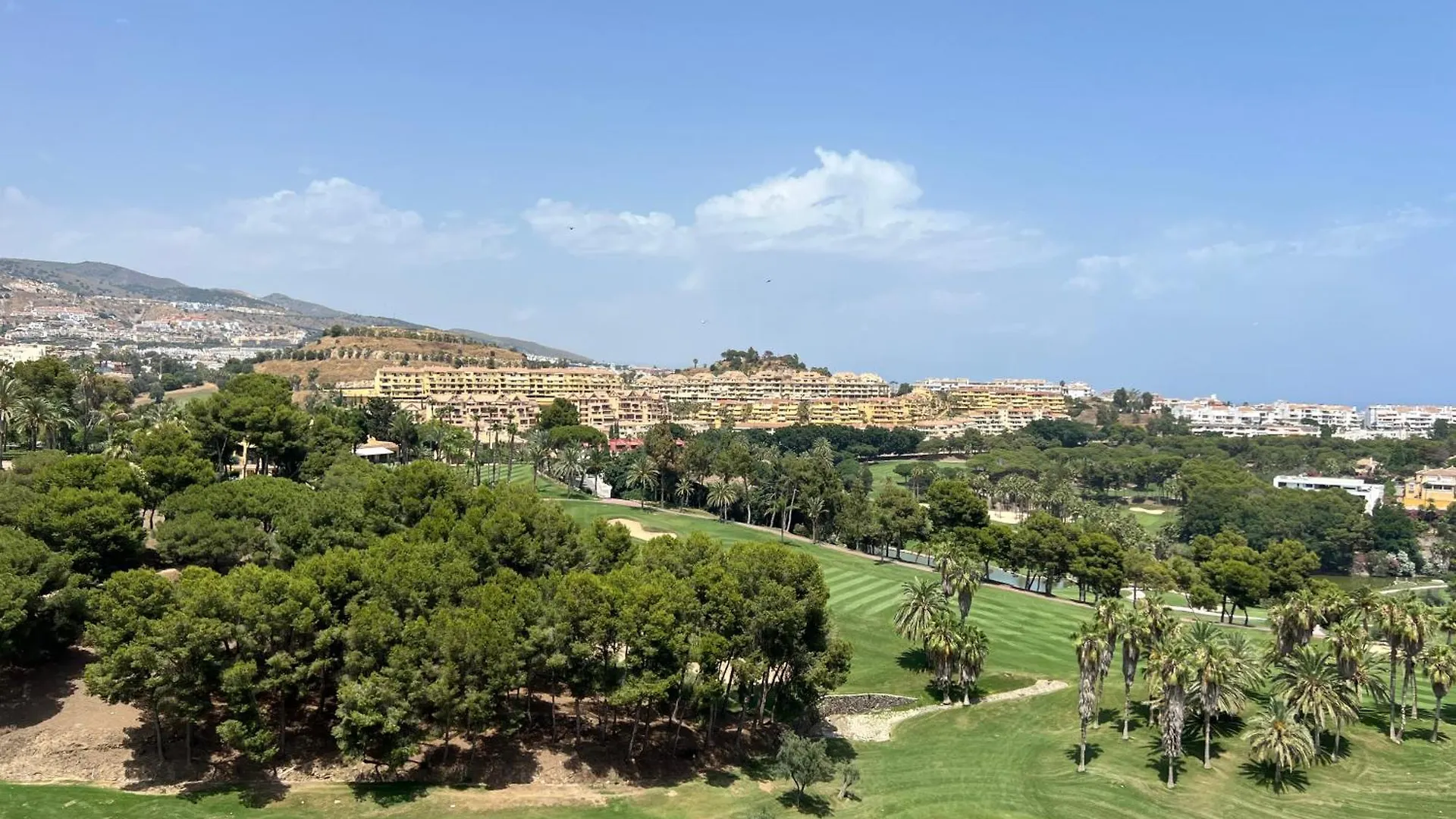 Hill View Benalmadena Appartment With Fresh Renovation Španělsko